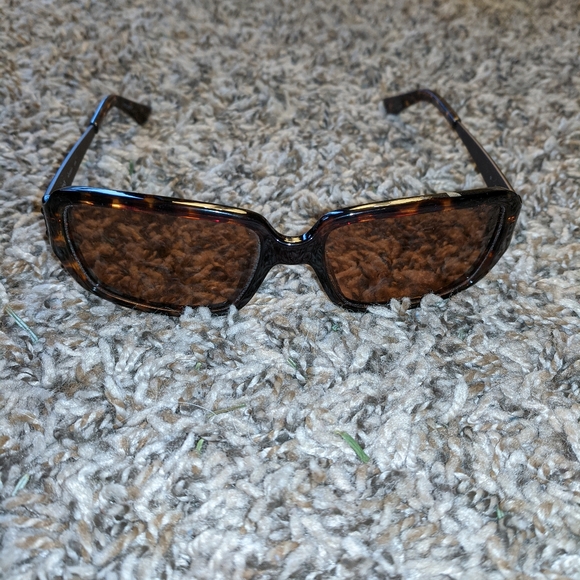 Michael Kors Sunglasses - Picture 7 of 9